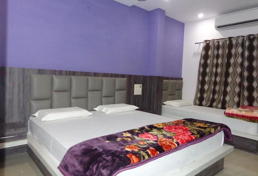 Hotel Paradise Residency 18