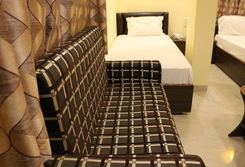 Hotel Paradise Residency 7