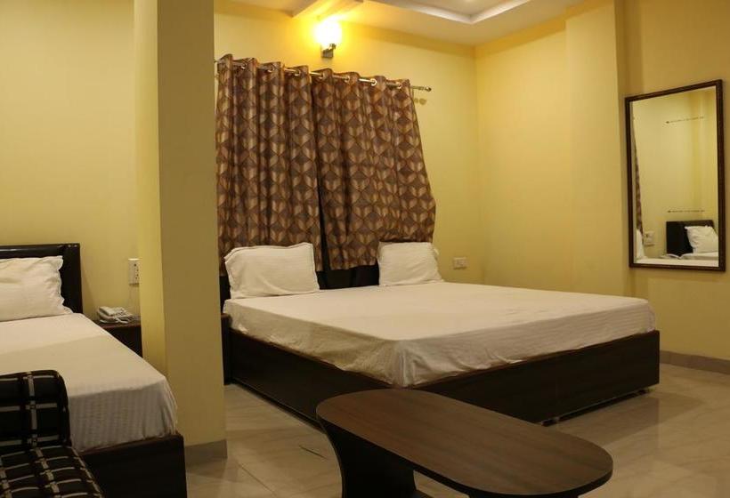 Hotel Paradise Residency 8