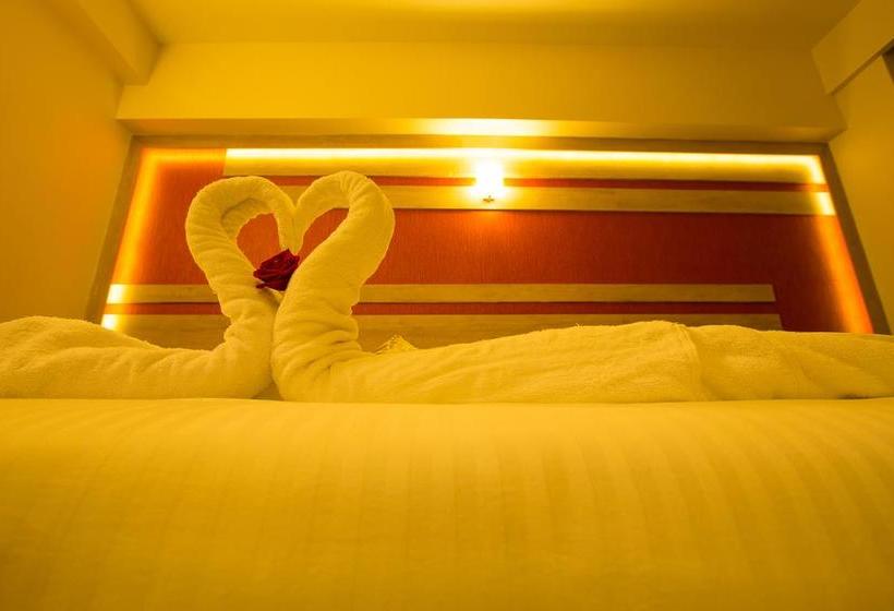 Hotel Radha Prasad 12