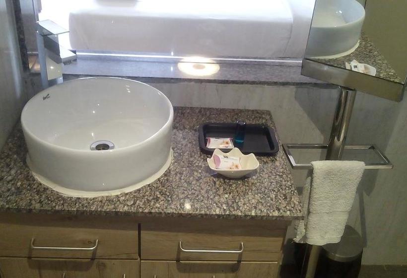 Hotel The Citi Residenci 13