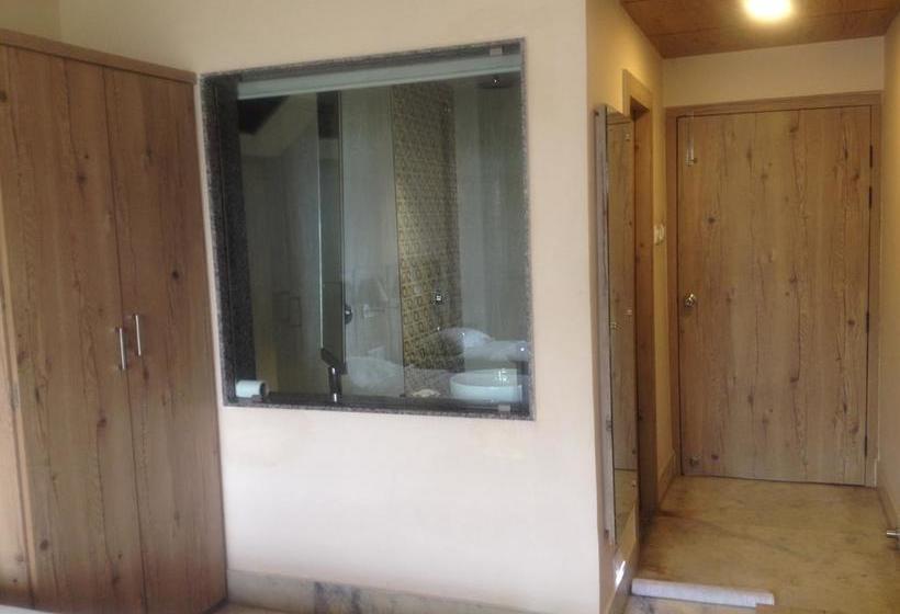 Hotel The Citi Residenci 8