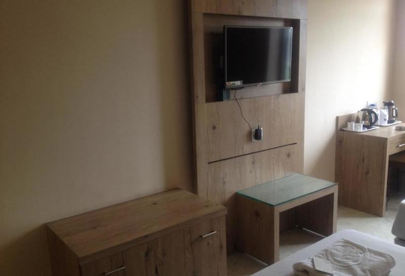 Hotel The Citi Residenci 9