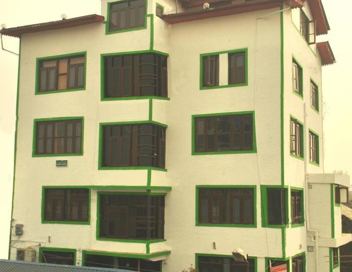 Hotel Green Chinar 13
