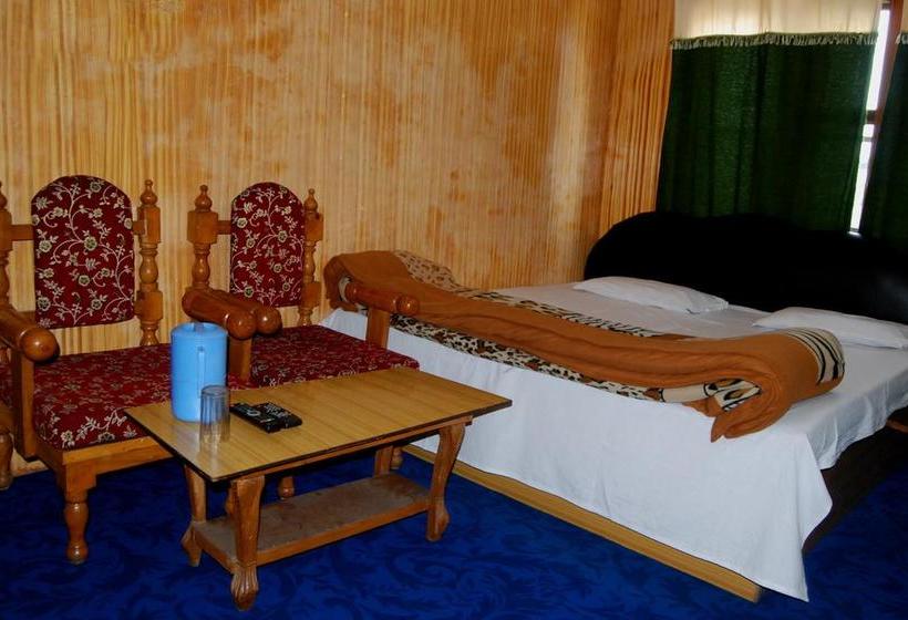 Hotel Green Chinar 3