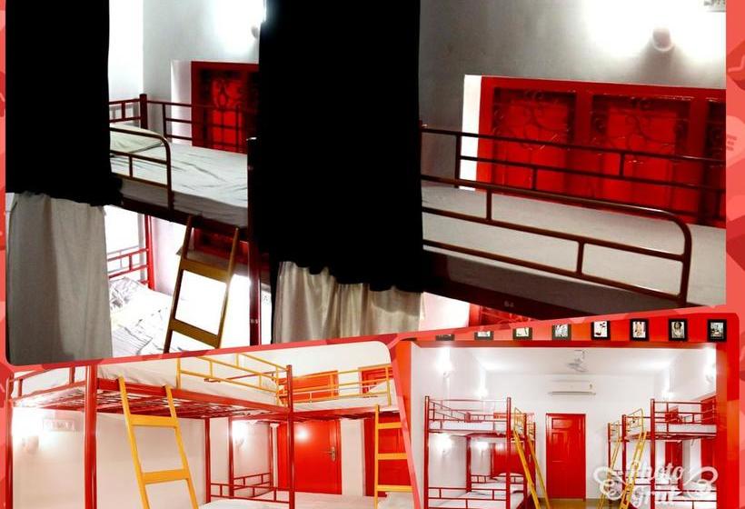 Red Lollipop Hostel Chennai 9