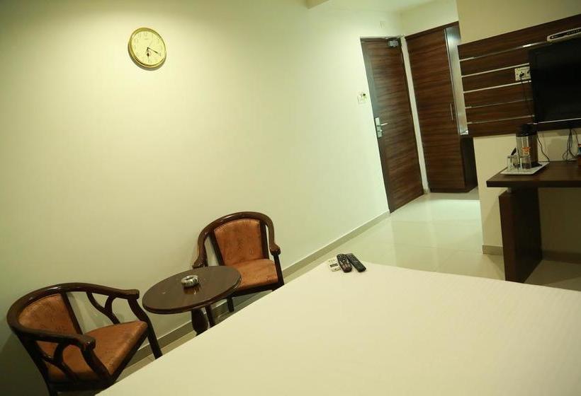 Hotel Swagath Grand A.s. Rao Nagar 5