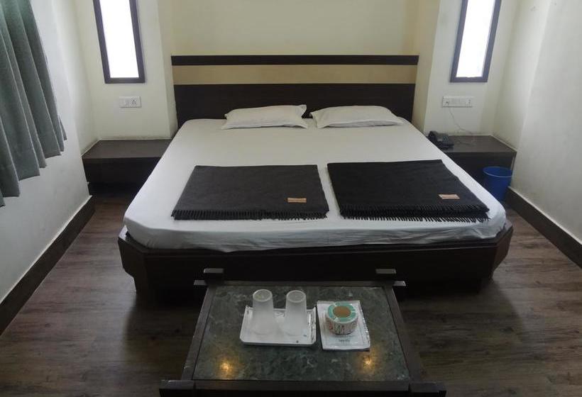 Hotel Chanakya 15