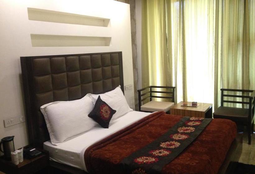 Hotel Whispering Winds 17