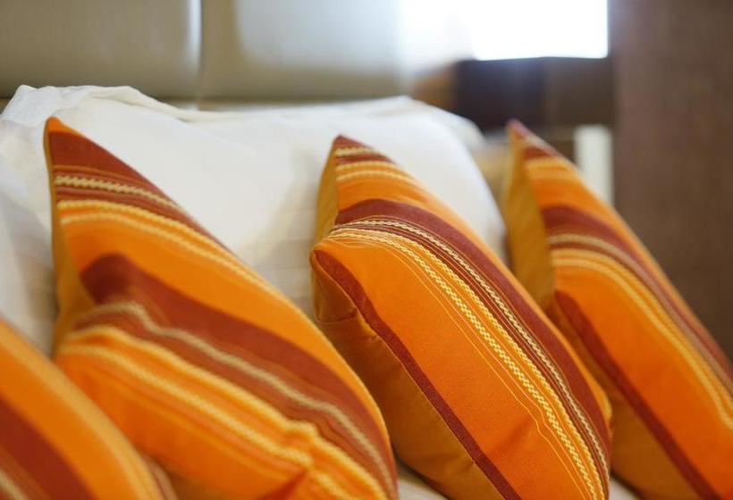 Hotel Moonlit Regency 18