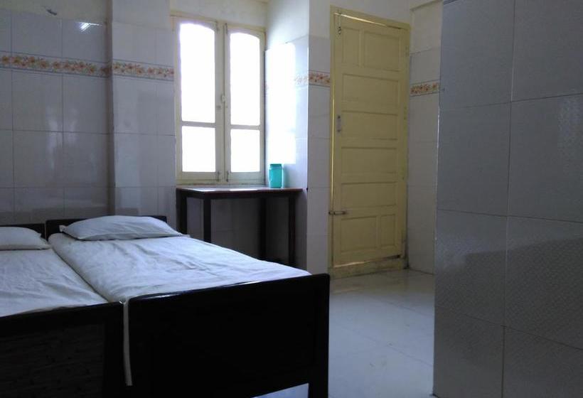 Hotel Ganesh Lodge 13