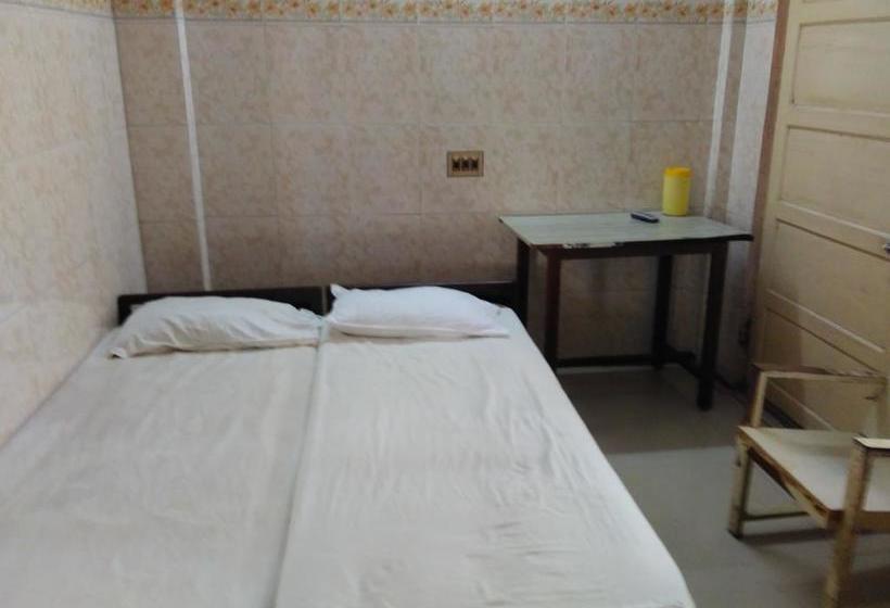 Hotel Ganesh Lodge 8