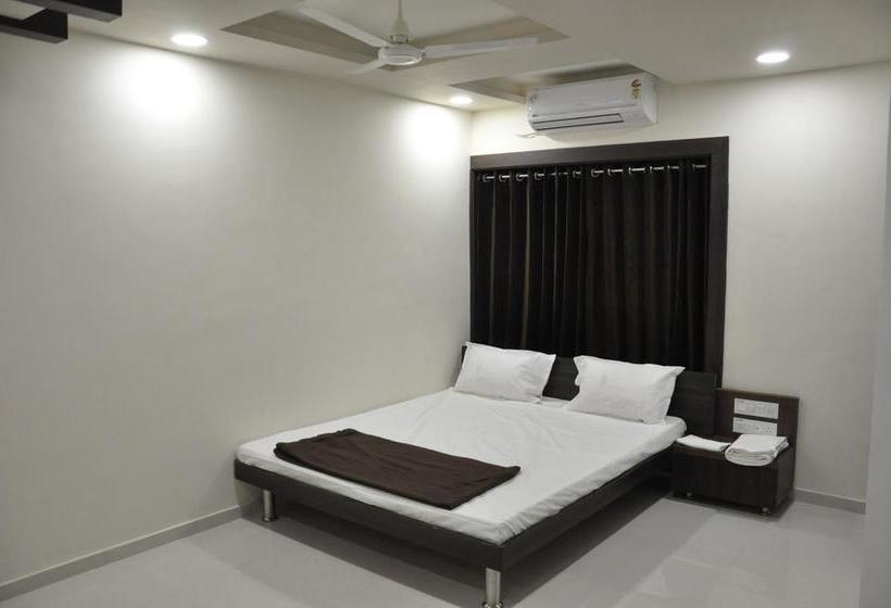 Shivdhara Hotel & Residence 13