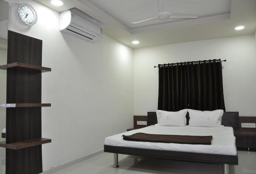 Shivdhara Hotel & Residence 9