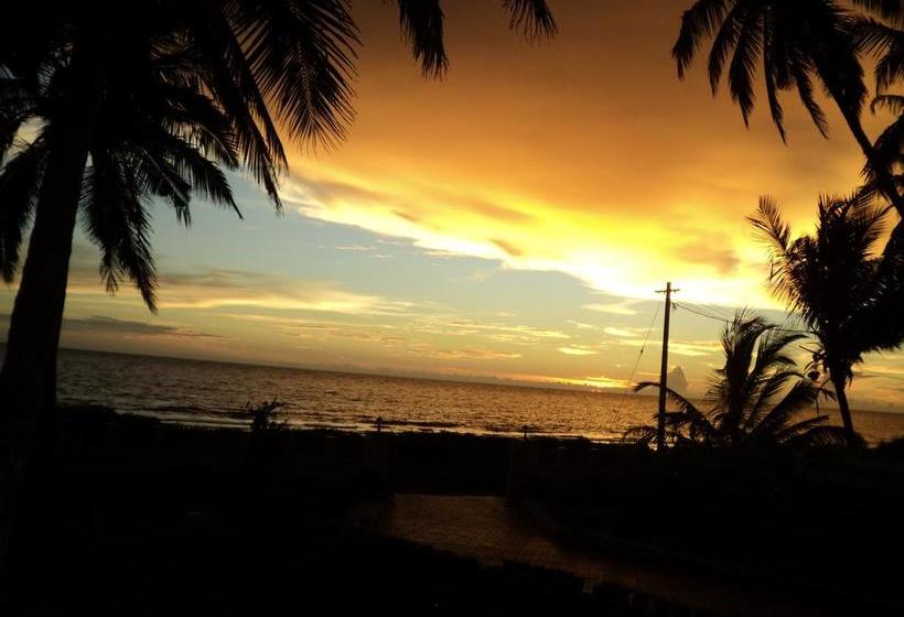 Club 7 Beach Resort 2