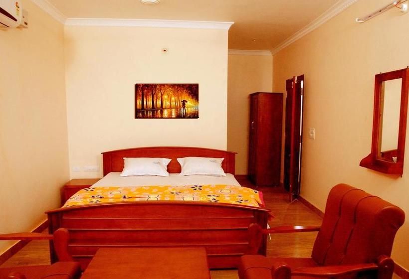 Club 7 Beach Resort 9