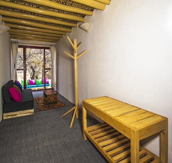 Hotel Woodyvu Stok House 10