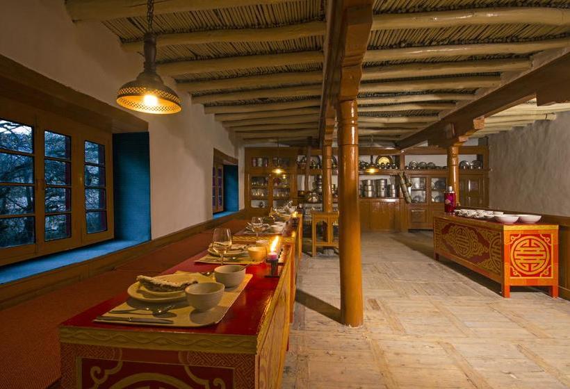 Hotel Woodyvu Stok House 12