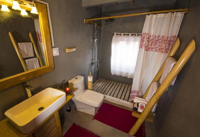 Hotel Woodyvu Stok House 14