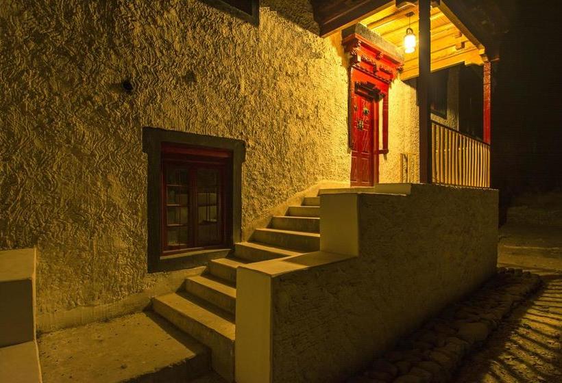 Hotel Woodyvu Stok House 16