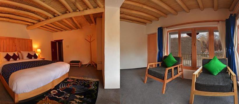 Hotel Woodyvu Stok House 19