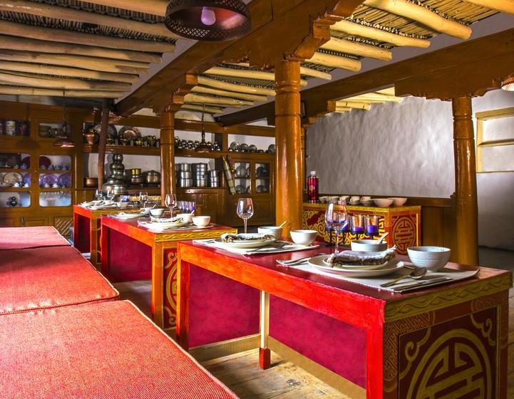 Hotel Woodyvu Stok House 5