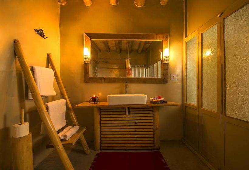 Hotel Woodyvu Stok House 9