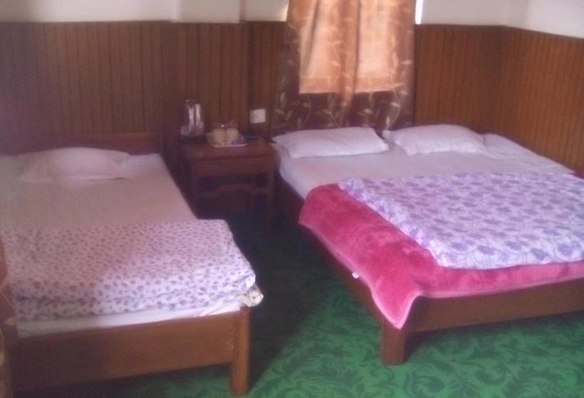 Hotel The Panorama 10