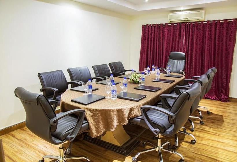 Hill Palace Hotel & Spa 11