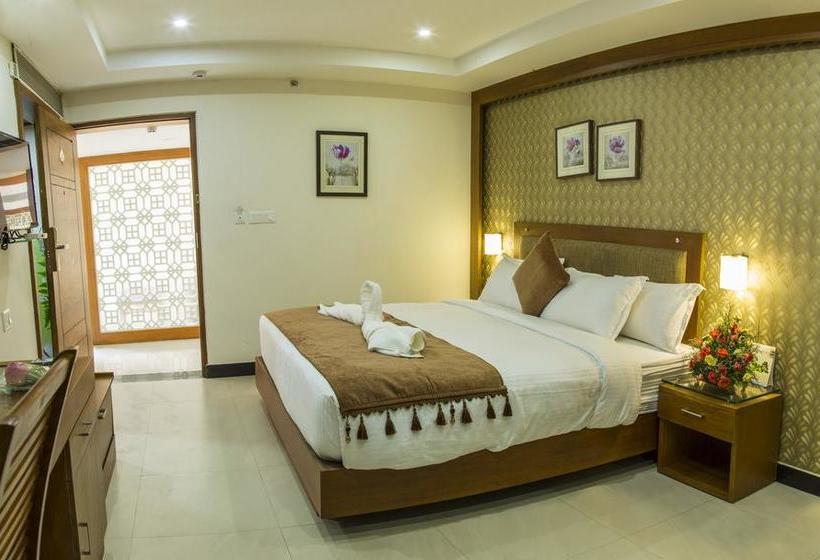 Hill Palace Hotel & Spa 3