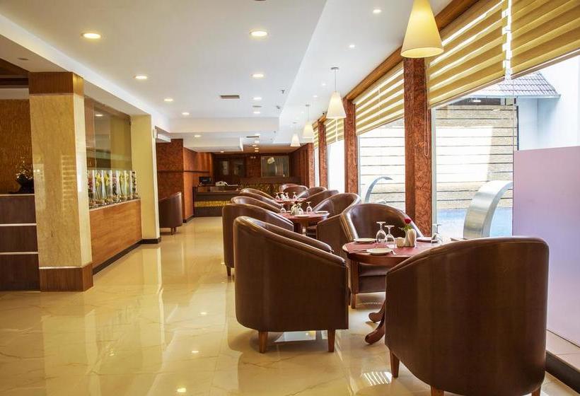 Hill Palace Hotel & Spa 8