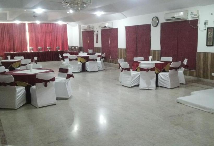 Hotel Siddharth Paradise 11