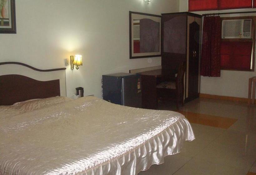 Hotel Siddharth Paradise 16