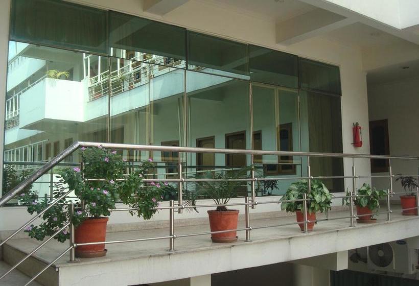 Hotel Siddharth Paradise 3