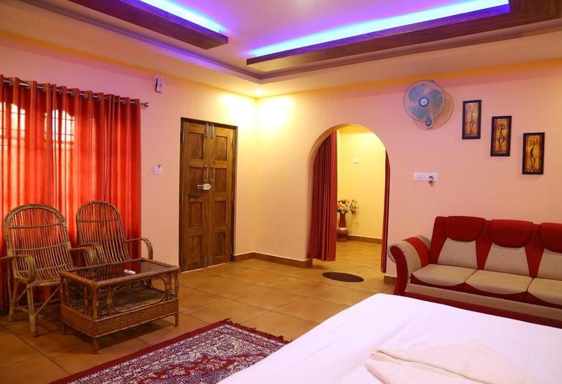 Karapuzha Lakeshore Resort 13