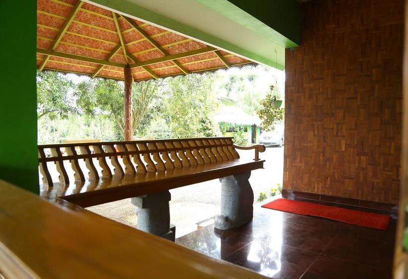 Karapuzha Lakeshore Resort 19