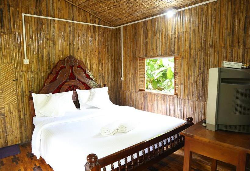 Karapuzha Lakeshore Resort 9