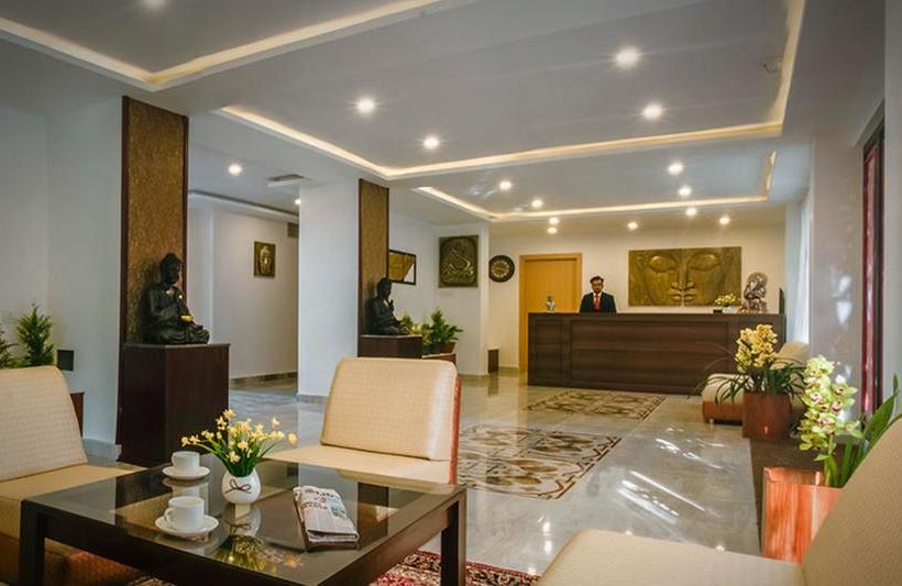 Hotel The Royal Oaks 1