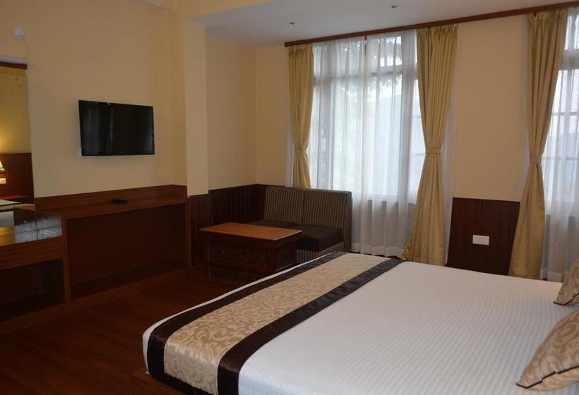 Hotel Juniper Residency 18