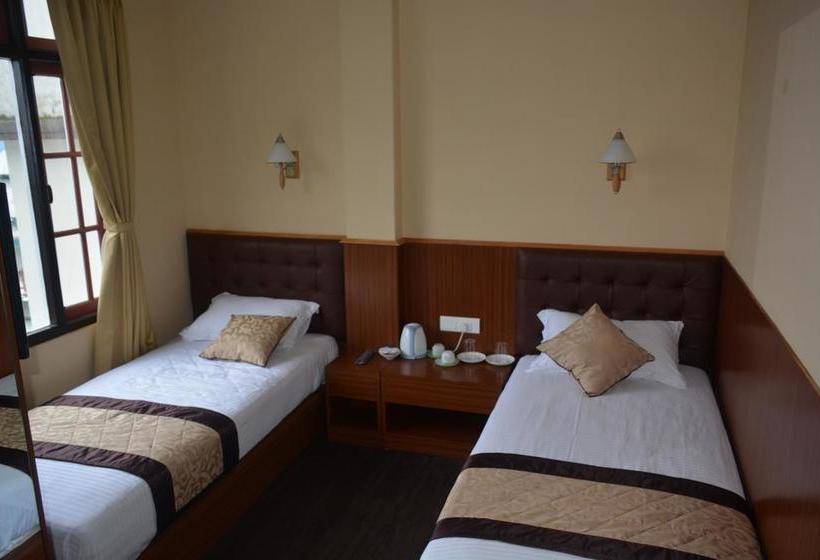 Hotel Juniper Residency 9