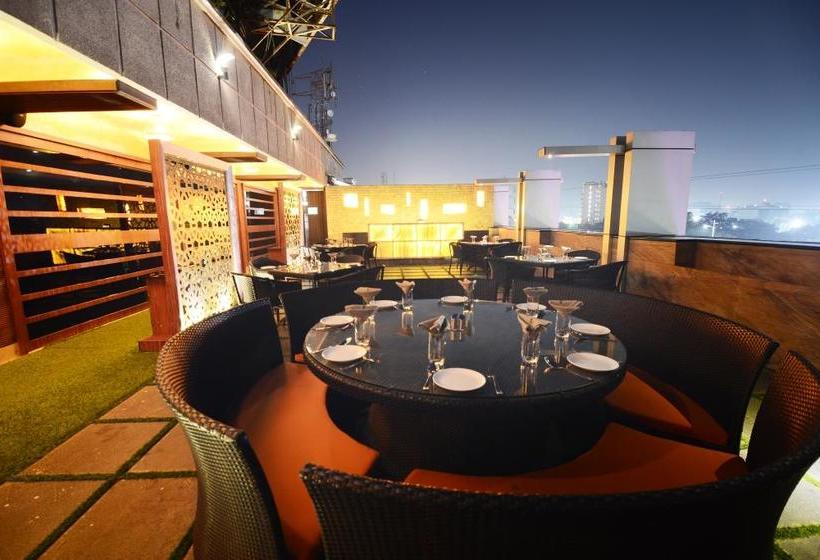 Hotel Citrus Indore 11