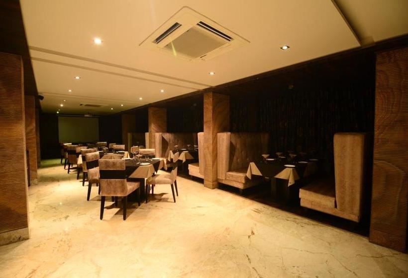 Hotel Citrus Indore 8