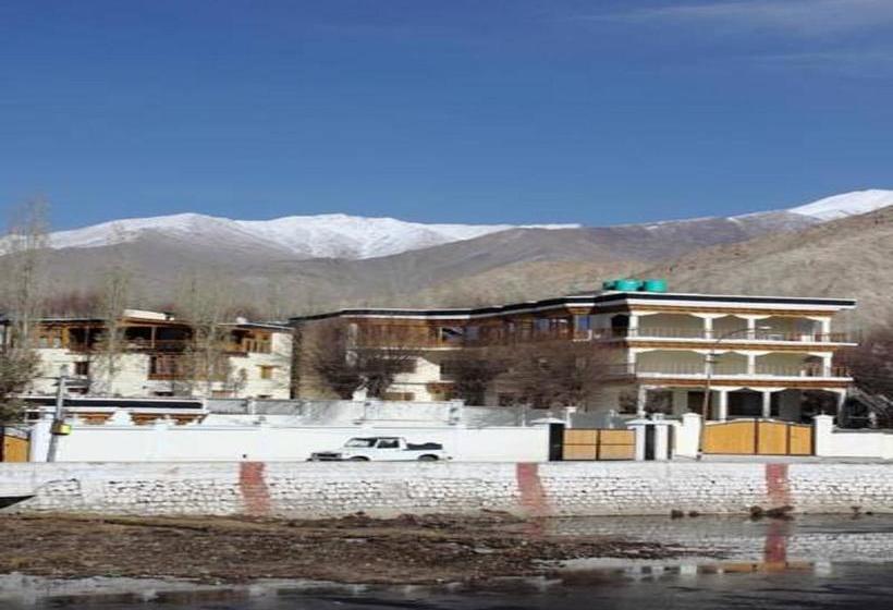 Hotel Karakoram 10