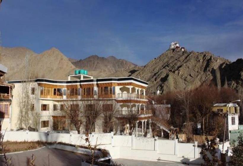 Hotel Karakoram 17