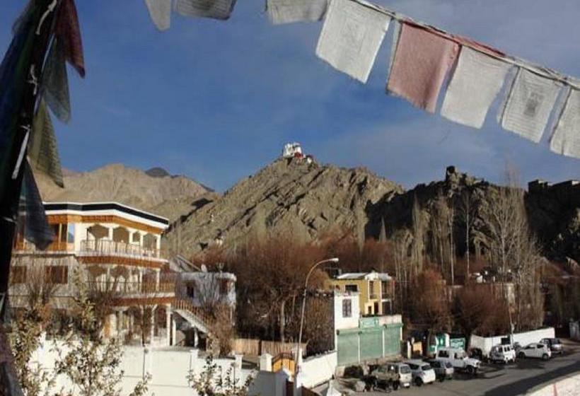 Hotel Karakoram 5
