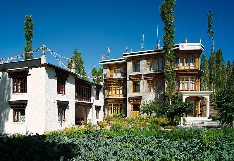 Hotel Reenam 12