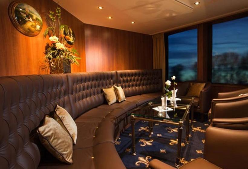 Baxter Hoare Hotel Ship Düsseldorf 13