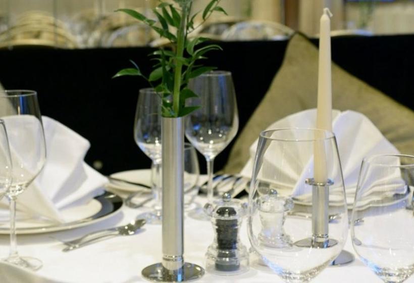 Baxter Hoare Hotel Ship Düsseldorf 18