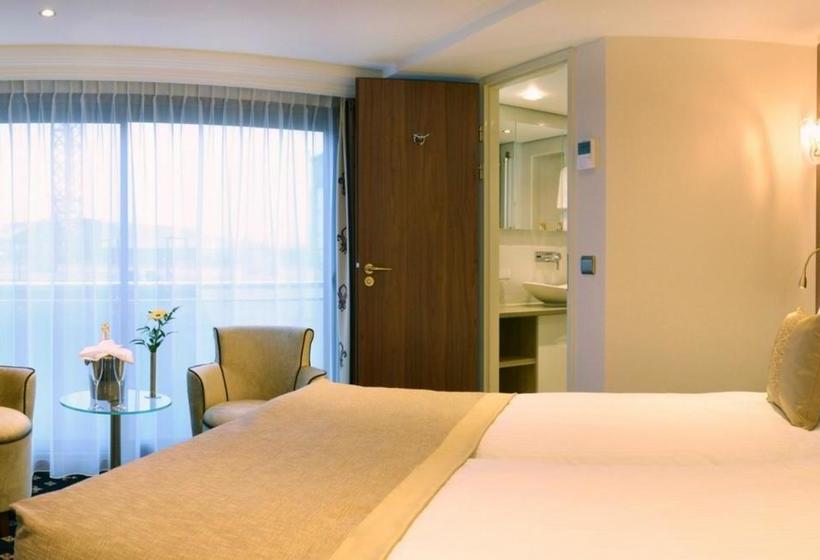 Baxter Hoare Hotel Ship Düsseldorf 3