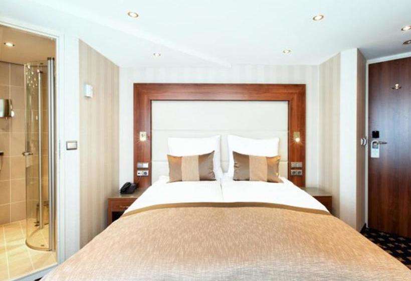 Baxter Hoare Hotel Ship Düsseldorf 6